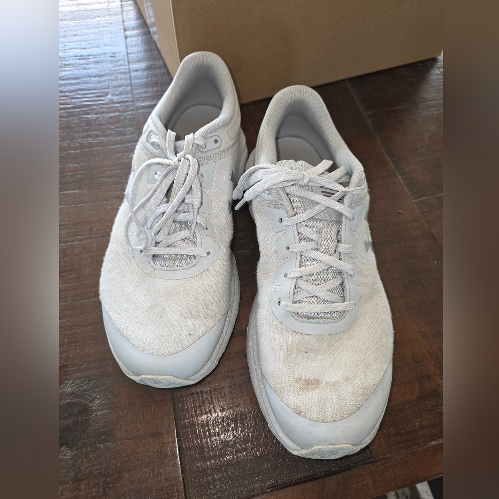 Under Armour Light Gray Sneakers